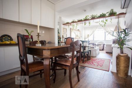 Apartamento à venda com 77m², 2 quartos e 1 vaga Apartamento à venda com 77m², 2 quartos e 1 vagaSala