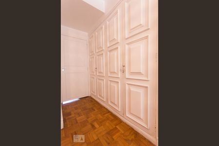 Apartamento à venda com 77m², 2 quartos e 1 vaga Apartamento à venda com 77m², 2 quartos e 1 vagaCorredor Suíte