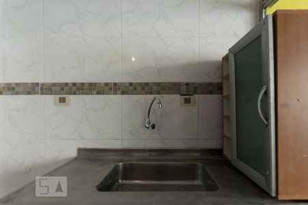 Cozinha (Torneira) de kitnet/studio para alugar com 1 quarto, 43m² em Vila Mariana, São Paulo