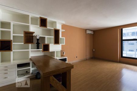 Apartamento à venda com 90m², 1 quarto e 2 vagasEscritório