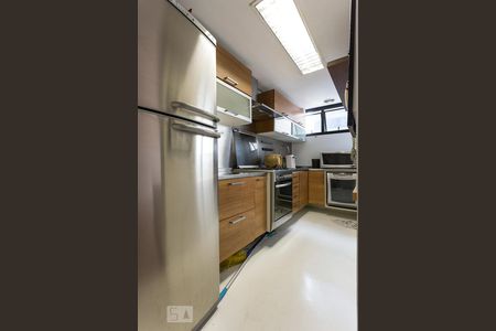 Cozinha de apartamento à venda com 1 quarto, 90m² em Itaim Bibi, São Paulo