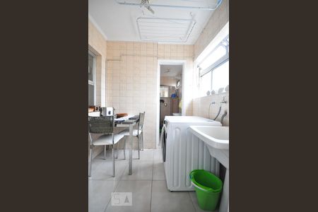 Apartamento para alugar com 67m², 2 quartos e 1 vagaárea de serviço