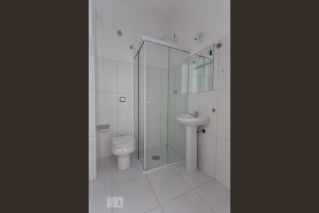 Banheiro de kitnet/studio à venda com 1 quarto, 30m² em República, São Paulo