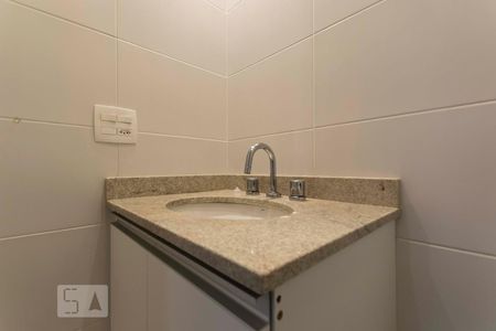 Banheiro social (Torneira) de apartamento para alugar com 2 quartos, 68m² em Chácara Inglesa, São Paulo