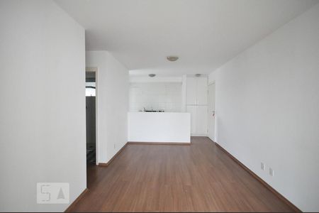 sala de apartamento para alugar com 3 quartos, 75m² em Parque Reboucas, São Paulo