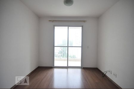 sala de apartamento para alugar com 3 quartos, 75m² em Parque Reboucas, São Paulo