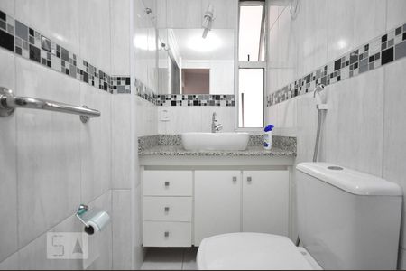 detalhe do banheiro de apartamento à venda com 3 quartos, 70m² em Jardim Londrina, São Paulo