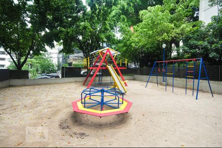 Apartamento à venda com 70m², 3 quartos e 1 vagaplayground