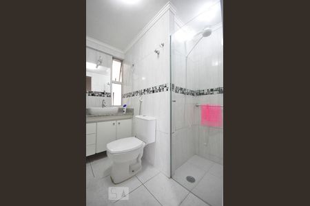 banheiro de apartamento à venda com 3 quartos, 70m² em Jardim Londrina, São Paulo