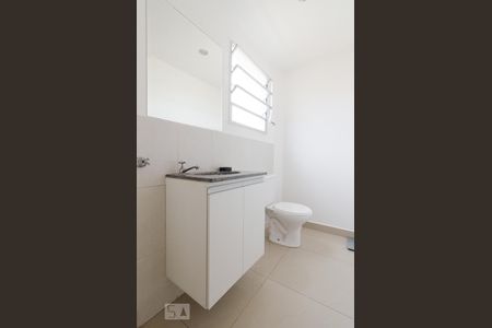 Apartamento à venda com 60m², 2 quartos e 1 vaga Apartamento à venda com 60m², 2 quartos e 1 vagaPiso superior - banheiro