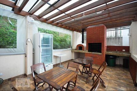 Apartamento para alugar com 47m², 2 quartos e 1 vagachurrasqueira