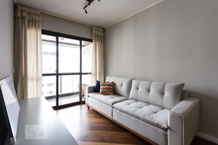 Sala de apartamento para alugar com 1 quarto, 45m² em Indianópolis, São Paulo