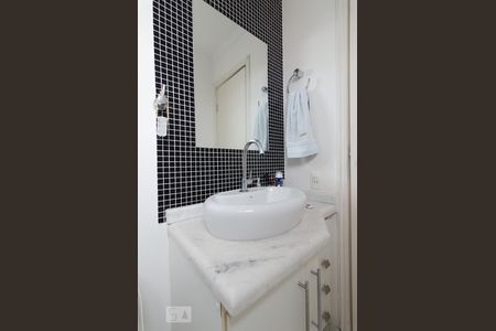 Apartamento à venda com 75m², 2 quartos e 1 vaga Apartamento à venda com 75m², 2 quartos e 1 vagaSuíte