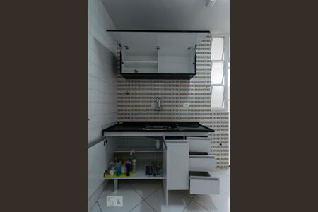 Apartamento para alugar com 70m², 2 quartos e sem vagaCozinha (Armários)