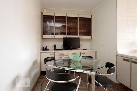 Apartamento à venda com 200m², 3 quartos e 3 vagasCopa