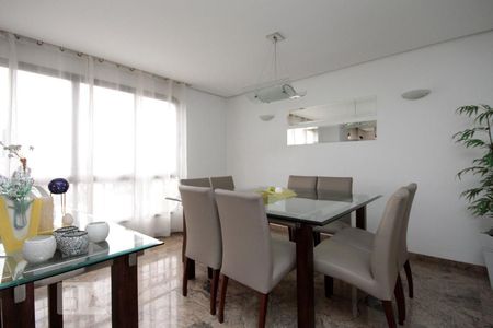 Apartamento à venda com 200m², 3 quartos e 3 vagasSala