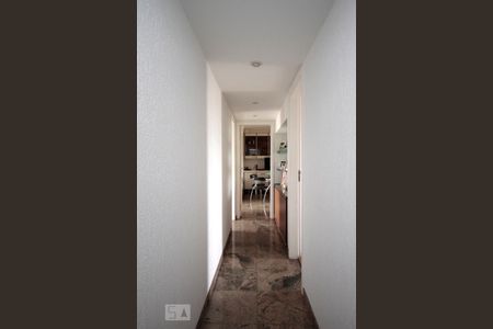 Apartamento à venda com 200m², 3 quartos e 3 vagasCorredor