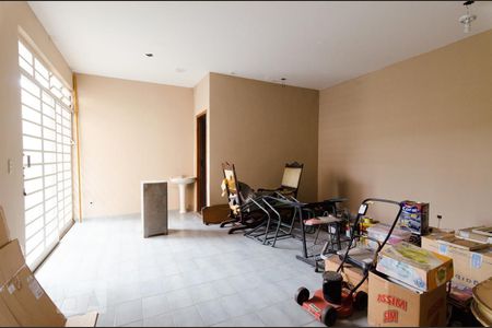 Casa para alugar com 338m², 3 quartos e 3 vagasEdicula - sala