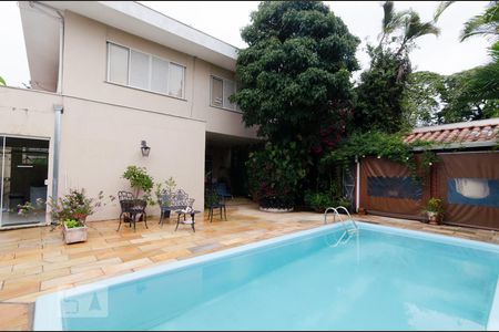 Casa para alugar com 338m², 3 quartos e 3 vagasÁrea externa