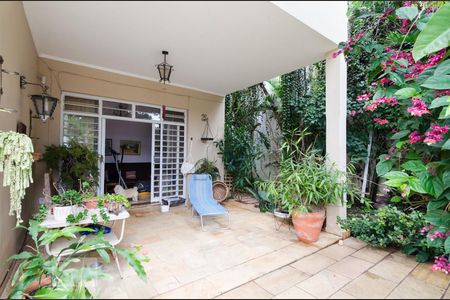 Casa para alugar com 338m², 3 quartos e 3 vagasÁrea externa