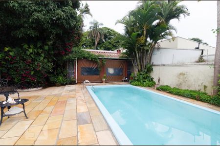 Casa para alugar com 338m², 3 quartos e 3 vagasÁrea externa