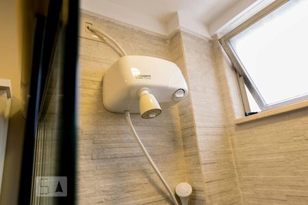 Banheiro social (Chuveiro) de apartamento para alugar com 2 quartos, 110m² em Vila Mariana, São Paulo