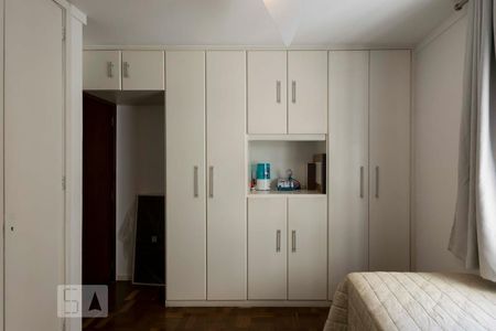 Quarto 1 (Armários) de apartamento para alugar com 2 quartos, 110m² em Vila Mariana, São Paulo