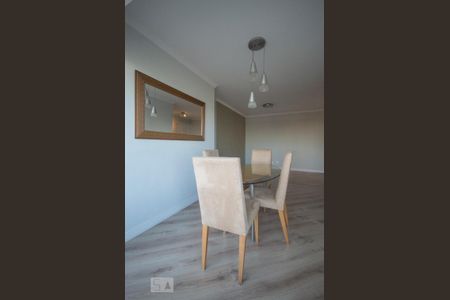 Apartamento à venda com 78m², 2 quartos e 1 vaga Apartamento à venda com 78m², 2 quartos e 1 vagaSala