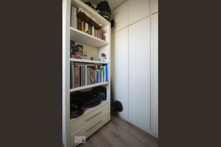 Apartamento à venda com 78m², 2 quartos e 1 vaga Apartamento à venda com 78m², 2 quartos e 1 vagaQuarto Seviço