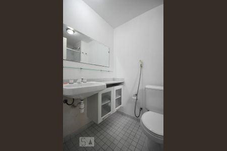 Apartamento para alugar com 72m², 2 quartos e 1 vagabanheiro suíte