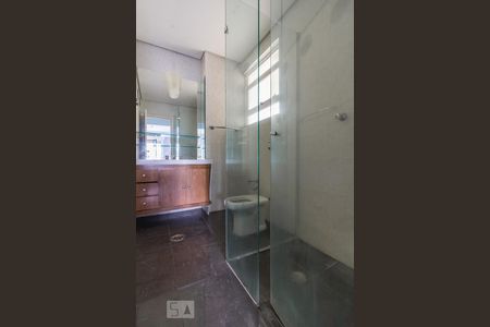 Studio para alugar com 220m², 2 quartos e 2 vagas Studio para alugar com 220m², 2 quartos e 2 vagasBanheiro da suite