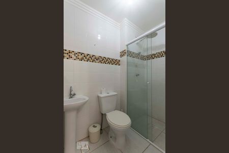 Banheiro de kitnet/studio para alugar com 1 quarto, 45m² em Cambuci, São Paulo