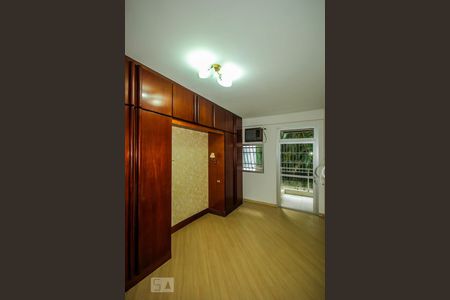 Apartamento à venda com 157m², 3 quartos e 2 vagas Apartamento à venda com 157m², 3 quartos e 2 vagasQuarto 3