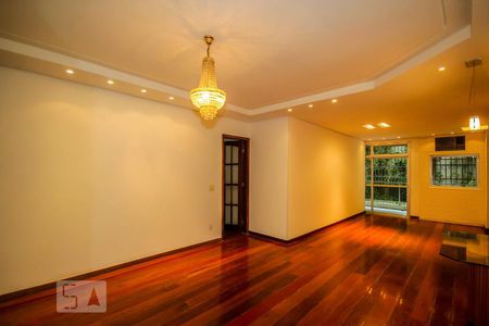 Apartamento à venda com 157m², 3 quartos e 2 vagas Apartamento à venda com 157m², 3 quartos e 2 vagasSala