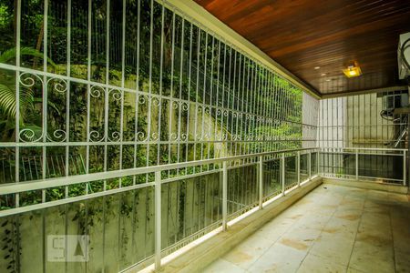 Apartamento à venda com 157m², 3 quartos e 2 vagas Apartamento à venda com 157m², 3 quartos e 2 vagasVaranda da Sala