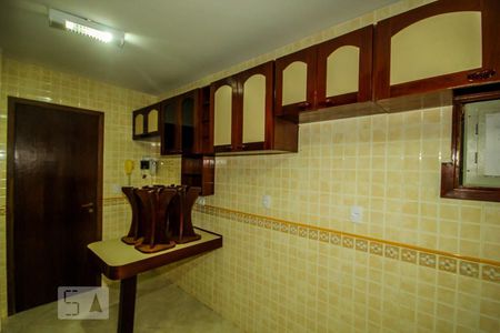 Apartamento à venda com 157m², 3 quartos e 2 vagas Apartamento à venda com 157m², 3 quartos e 2 vagasCozinha