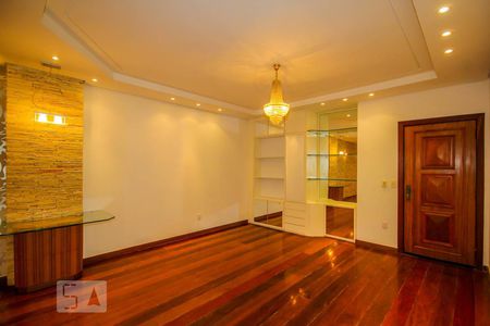 Apartamento à venda com 157m², 3 quartos e 2 vagas Apartamento à venda com 157m², 3 quartos e 2 vagasSala