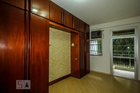 Apartamento à venda com 157m², 3 quartos e 2 vagas Apartamento à venda com 157m², 3 quartos e 2 vagasQuarto 3