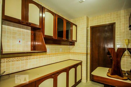 Apartamento à venda com 157m², 3 quartos e 2 vagas Apartamento à venda com 157m², 3 quartos e 2 vagasCozinha