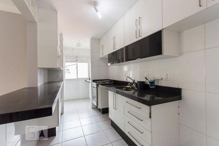 Apartamento para alugar com 72m², 2 quartos e 2 vagasCozinha