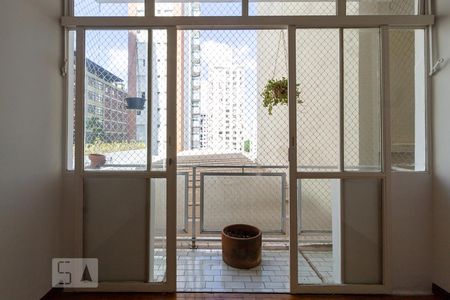 Sala de apartamento para alugar com 2 quartos, 79m² em Cerqueira César, São Paulo