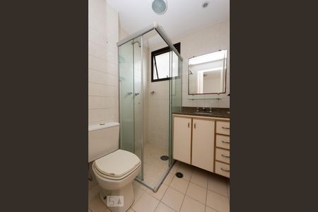 Banheiro de apartamento para alugar com 1 quarto, 45m² em Perdizes, São Paulo