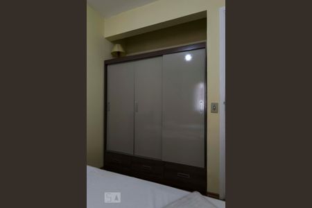 Quarto (Armários) de apartamento para alugar com 1 quarto, 52m² em Vila Mariana, São Paulo