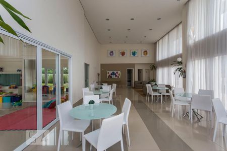 Apartamento à venda com 130m², 2 quartos e 2 vagasSalao de festas