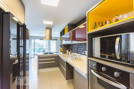 Apartamento à venda com 130m², 2 quartos e 2 vagasCozinha