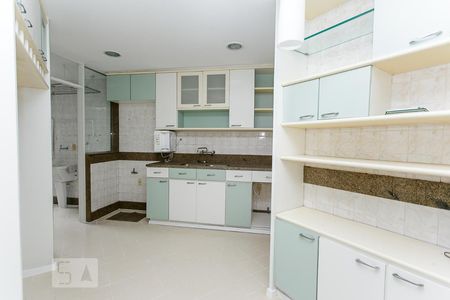 Apartamento para alugar com 193m², 4 quartos e 2 vagasCOZINHA