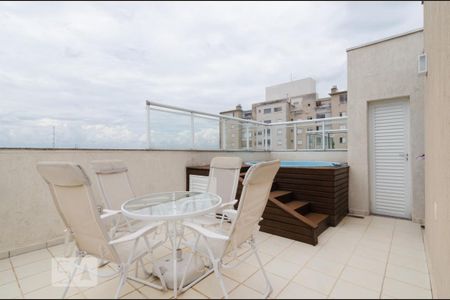 Apartamento para alugar com 133m², 3 quartos e 2 vagas Apartamento para alugar com 133m², 3 quartos e 2 vagasPiso superior - varanda