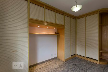 Suíte (Armários) de apartamento para alugar com 1 quarto, 50m² em Aclimação, São Paulo