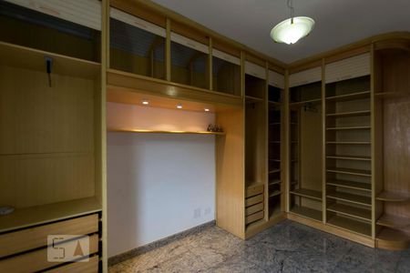 Suíte (Armários) de apartamento para alugar com 1 quarto, 50m² em Aclimação, São Paulo
