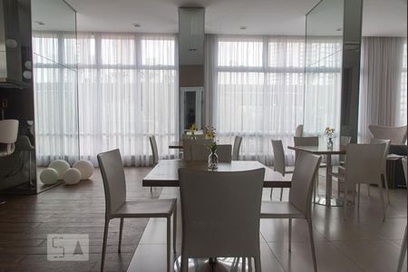 Studio à venda com 42m², 1 quarto e 1 vagaSalão de festas